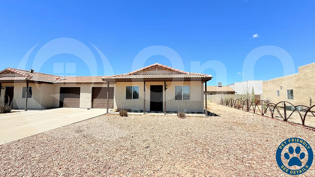 3 bed, 2.0 bath, 1008 sqft, $1,099 — Photo 1