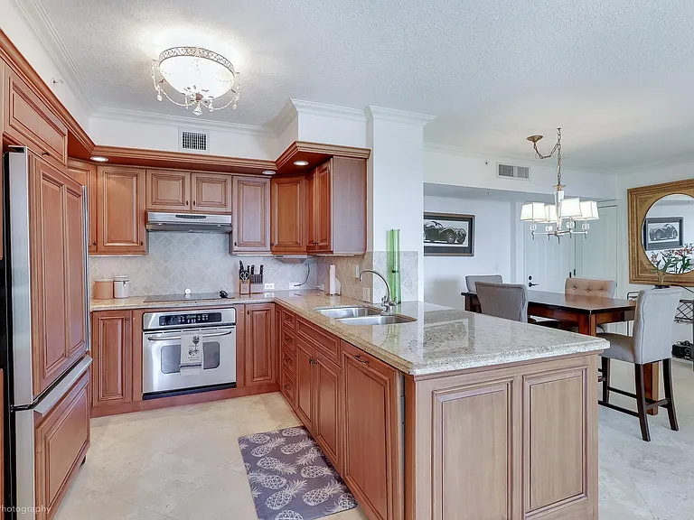 651 Okeechobee Blvd #509 — Photo 2