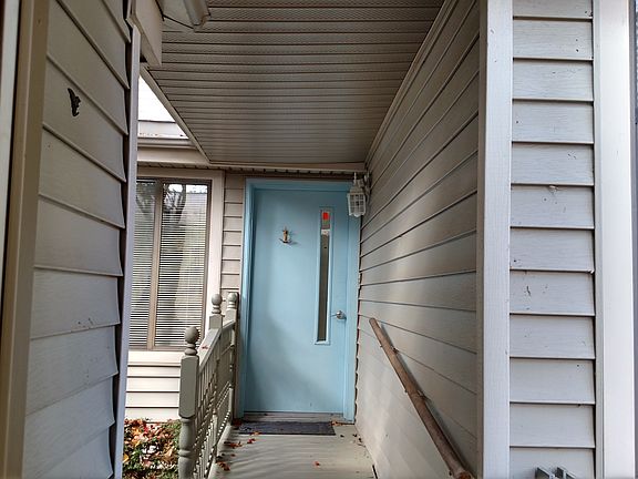 3rd image of 13 Woodland Court