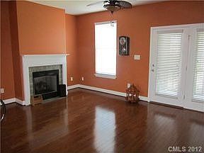 4th image of 922 Ashworth Dr