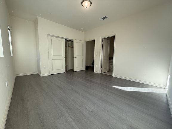 5th image of 820 N Soldano Ave