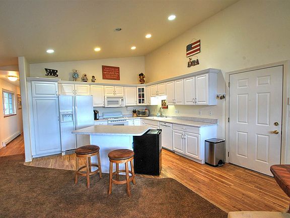 5th image of 3051 Riverview Dr