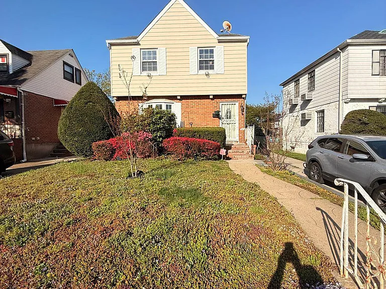 7312 183rd St — Photo 24