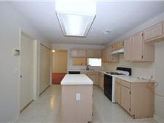 5th image of 3047 Fort Stockton Dr