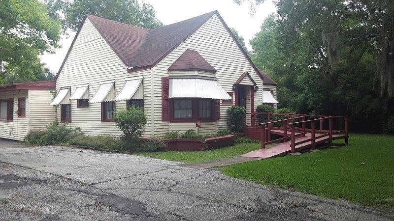 1st image of 220 North St