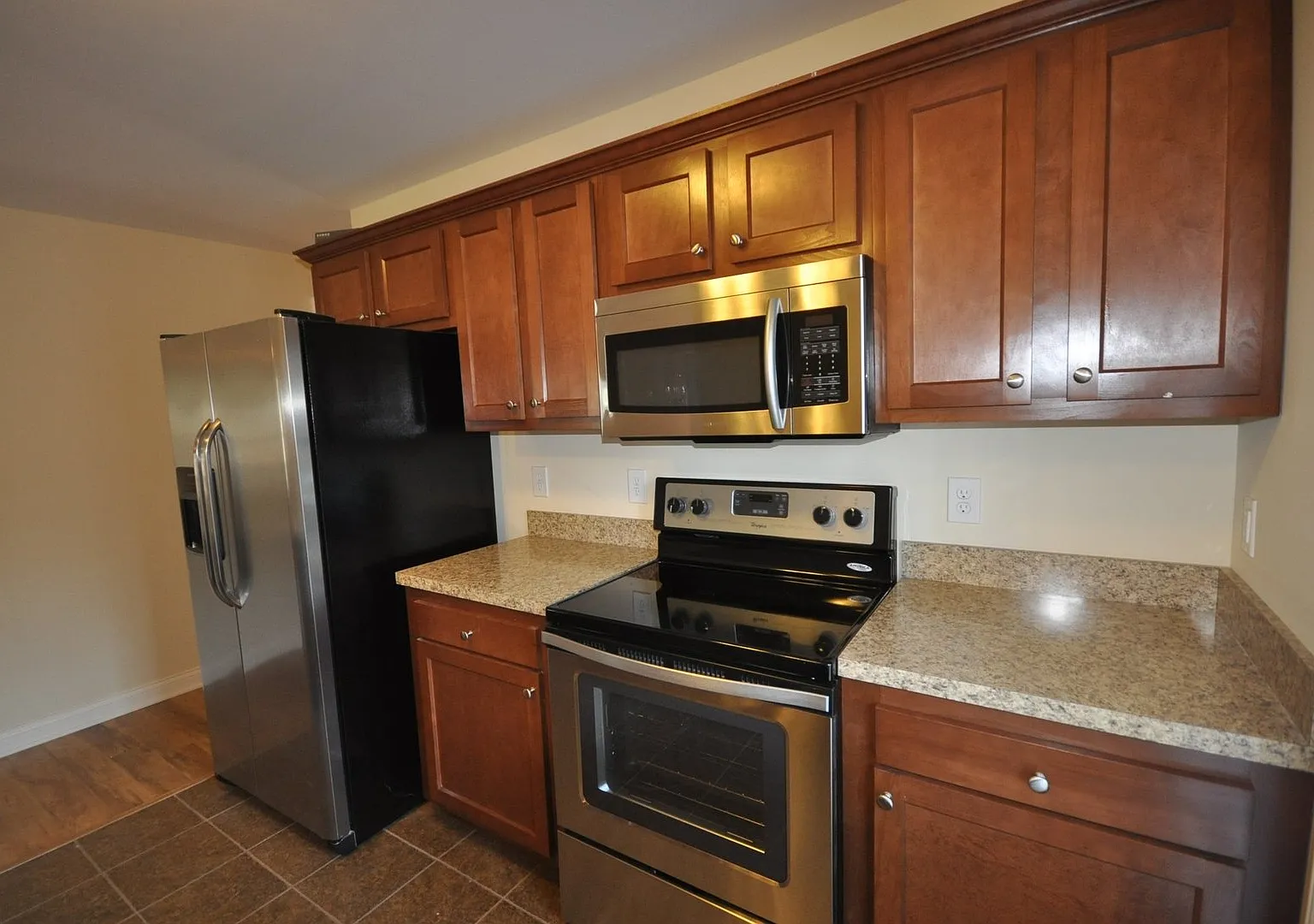 623 Addison - Pre-Leasing for Fall Semester 2026 — Photo 4
