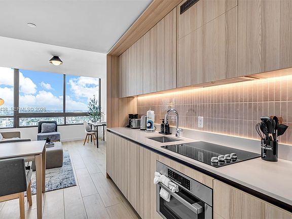 3rd image of 225 N Miami Ave #Penthouse 3712