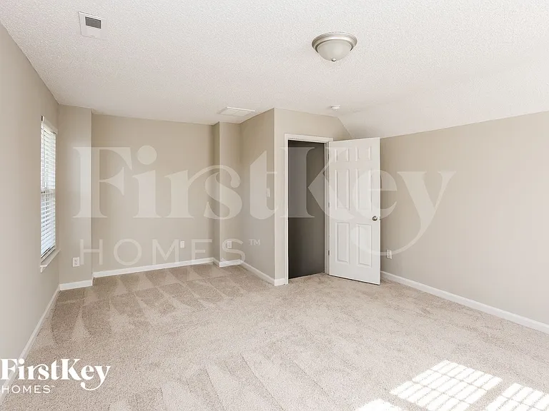 4852 Asherton Pl NW — Photo 9