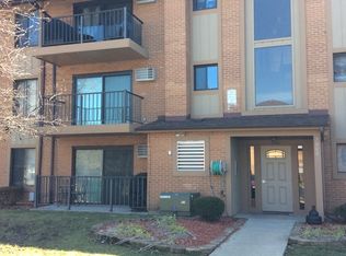 7000 W 110th St APT 3, Worth, IL 60482