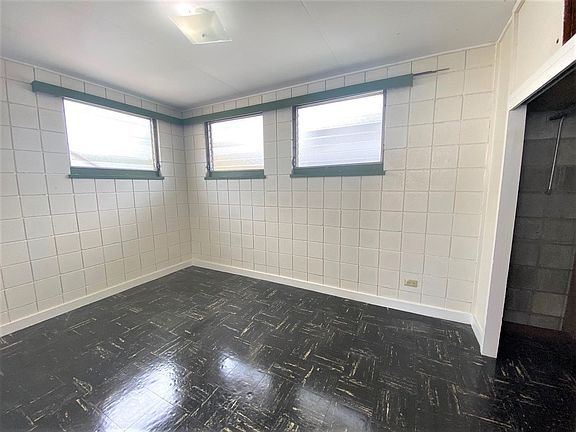 3rd image of 2550 E Date St #4