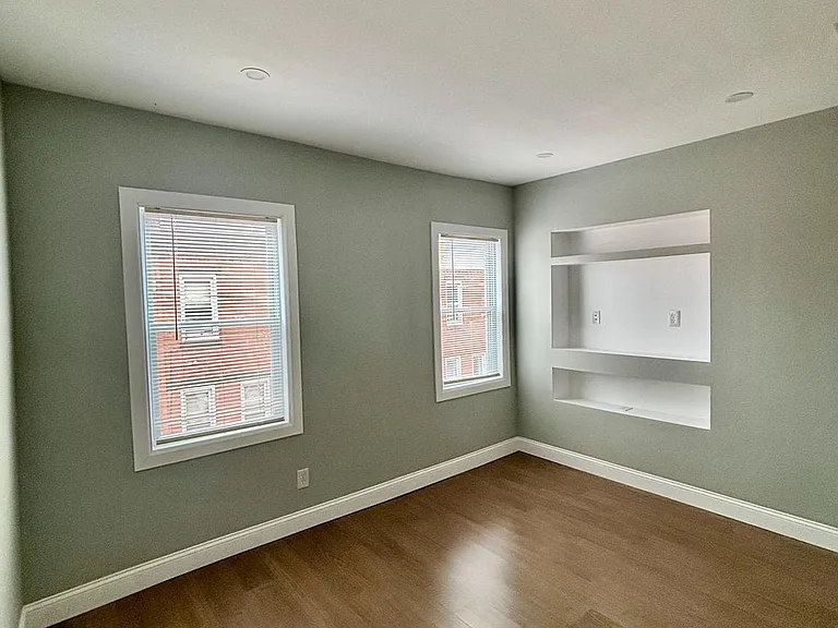 2070 E Lippincott St — Photo 8