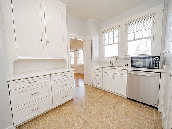 4th image of 4306 Park Blvd #5
