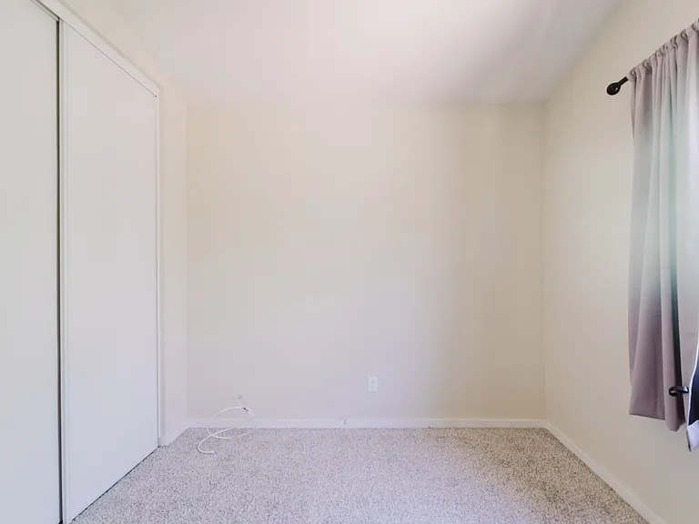 45041 Colleen Dr — Photo 16