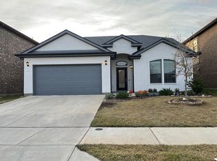 9213 Flying Eagle Ln, Fort Worth, TX 76131