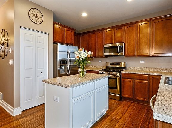 4th image of 4648 McLaren Dr