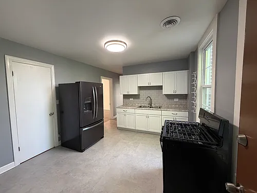 4107 S Archer Ave #2F Photo 1