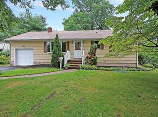 811 Hazelwood Ave, Middlesex, NJ 08846