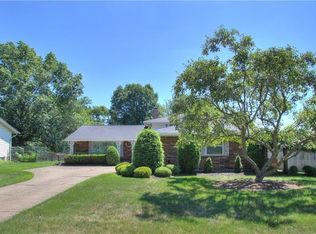 6251 Saint Francis Dr, Seven Hills, OH 44131