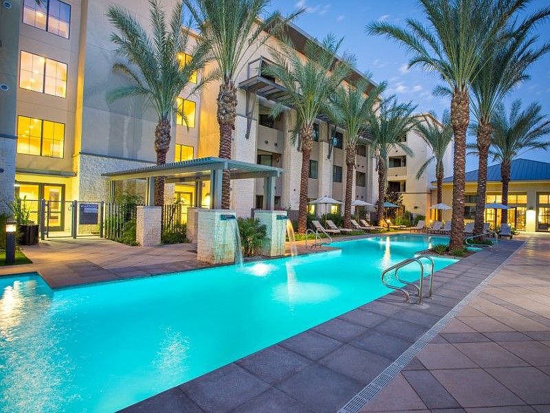 The Lincoln Scottsdale - 7100 E Lincoln Dr Scottsdale AZ (6 units