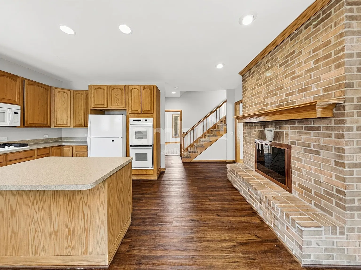 4 bed, 2.5 bath, 2537 sqft, $3,385 — Photo 3