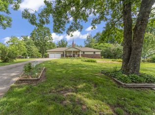 9028 E Oak Dr, Bon Aqua, TN 37025