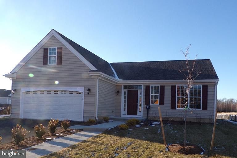 1st image of 117 E Clarendon Dr