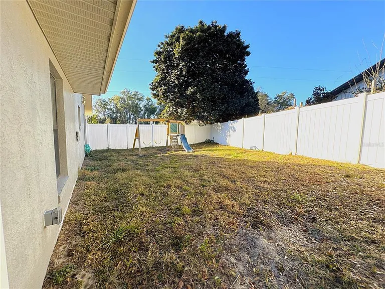 1514 Poe St — Photo 17