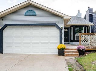 127 NW Shawinigan Dr SW, Calgary, AB T2Y 2W1