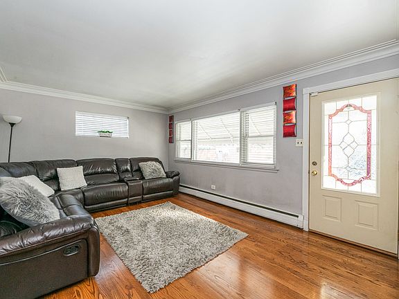 5th image of 3124 Cuyler Ave