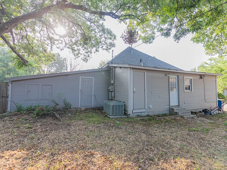 2162 W Lowry St — Photo 26