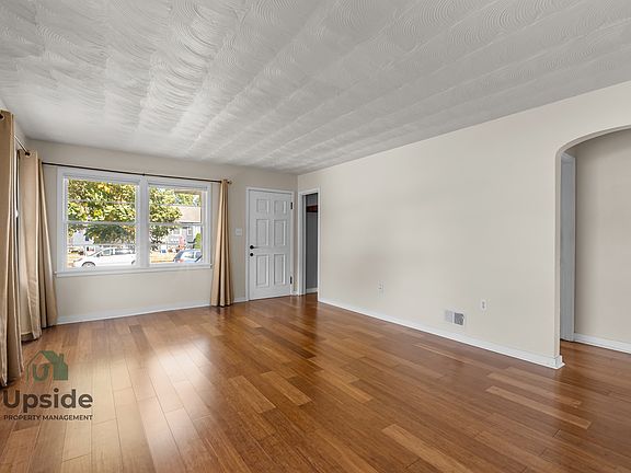 5th image of 2504 E Sharp Ave