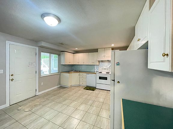 2nd image of 16737 85th Ave
