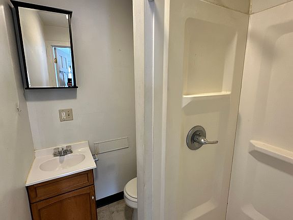 4th image of 803 Wilson Ave APT 5