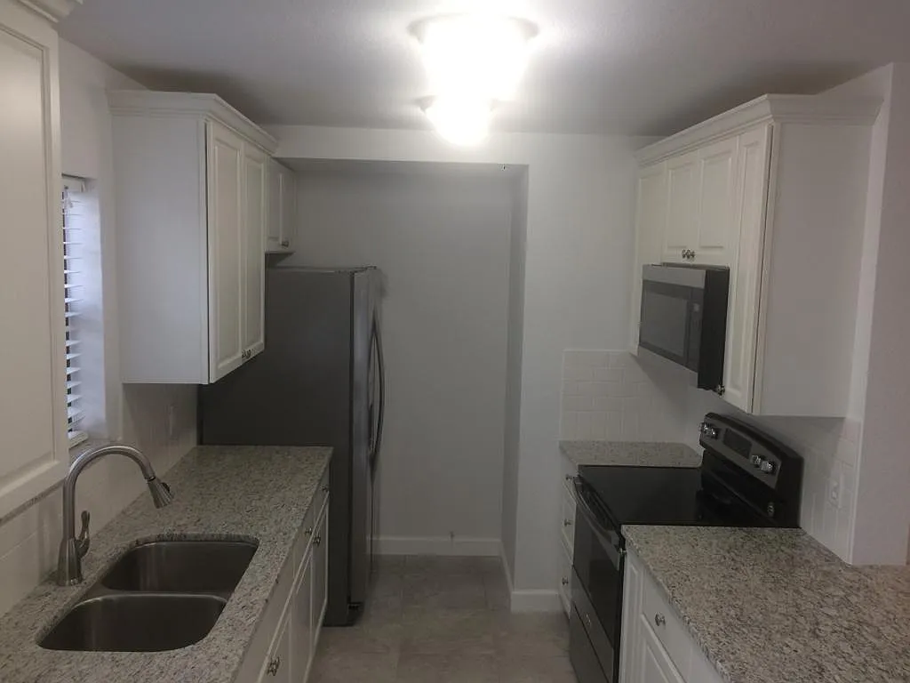 Building Photo - 7740 Fernbrook Way