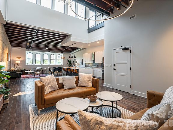 5th image of 122 College St #301