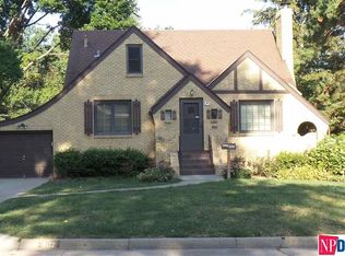 302 S 69th St, Omaha, NE 68132