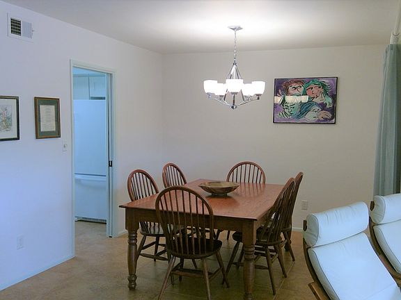 4th image of 601 W Camino Del Poso