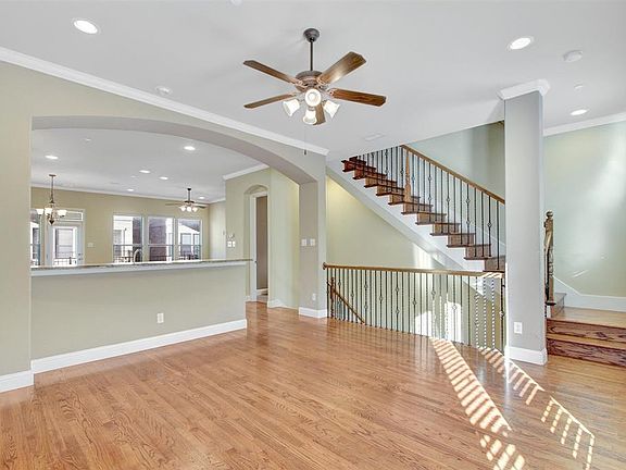 4th image of 5785 Lois Ln