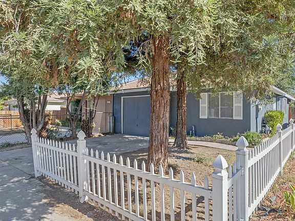 2nd image of 5451 W Santa Ana Avenue