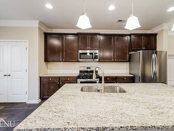 3rd image of 8672 Highland Dr