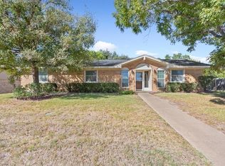 13733 Harbor Dr, Woodway, TX 76712