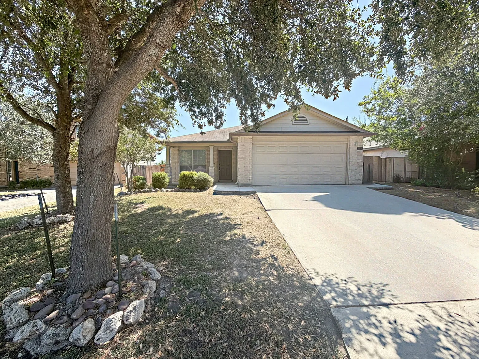 3 bed, 2.0 bath, 1574 sqft, $1,795 — Photo 1