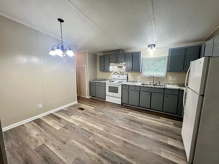 4092 Mountain Rd — Photo 3