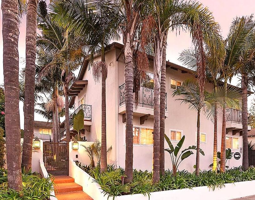 1st image of 440 Por La Mar Dr