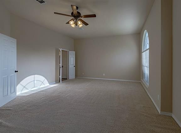 5th image of 3223 Essex Dr