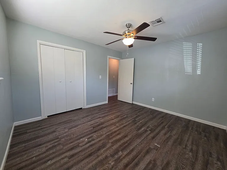 1115 E Parker St — Photo 16