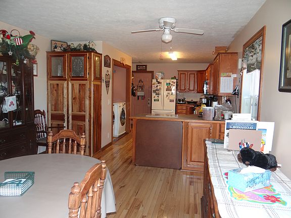 open kitchen/dining area