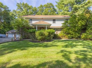 33 Steep Hill Rd, Nanuet, NY 10954