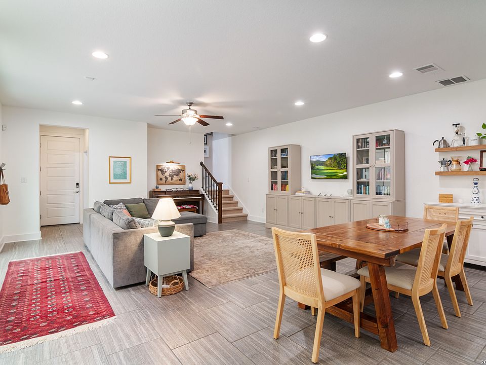 1st image of 206 Ridgecrest Dr. Unit 4