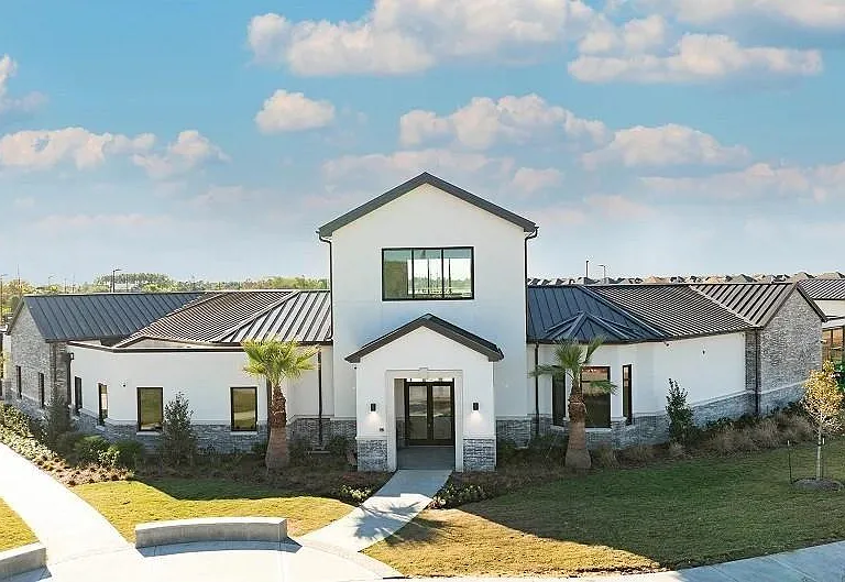 2131 Salinas Dr — Photo 18
